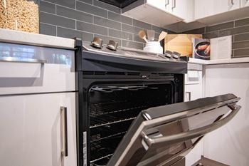 Elegant backsplashes in kitchen